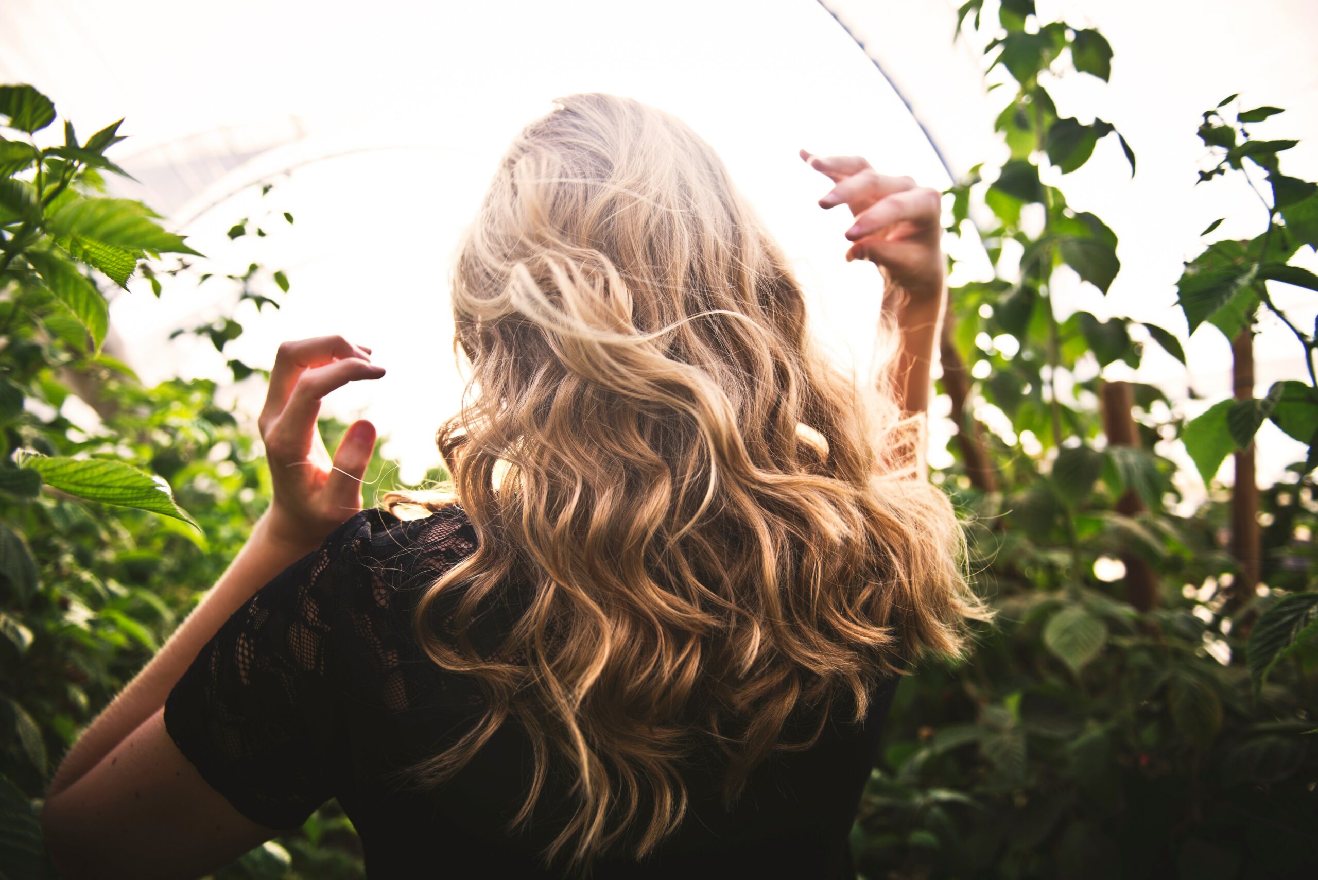 העצמת נשים עם תובנות וטיפים יעילים להשתלת שיער.